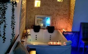 B&B Napoli Centrale Room&Jacuzzi